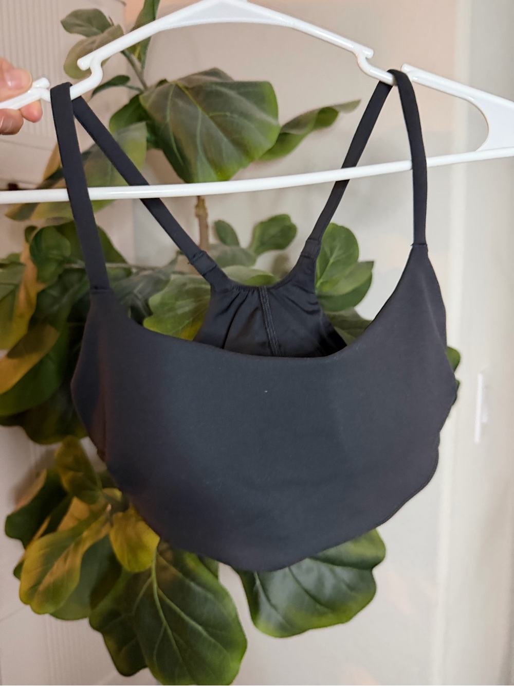 lululemon Black Wunder Train Strappy Sports Bra- Size 6 - Picture 4 of 8